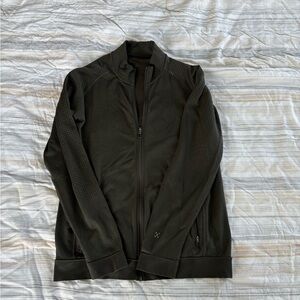 Lululemon engineered warmth full zip XL. Dark Olive